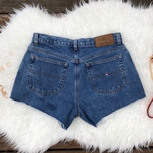 Tommy medium wash shorts
